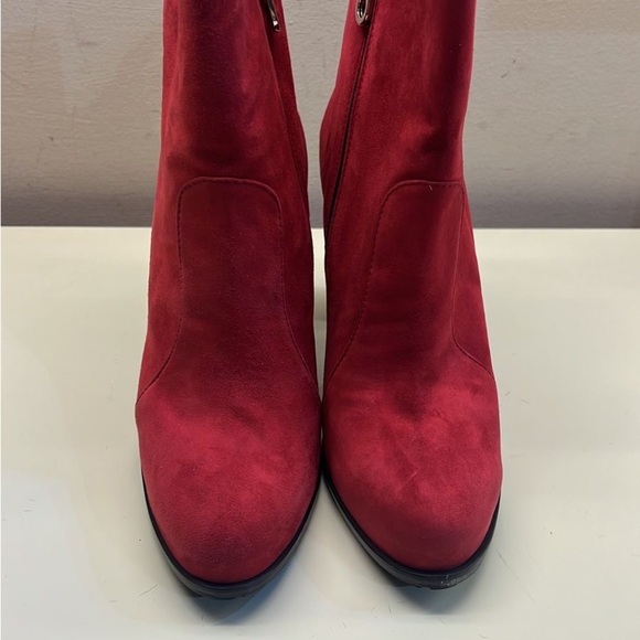 MADE IN ITALY MARINO FABIANI Chic Red Heeled Boots with Decorative Heel - Picture 5 of 8